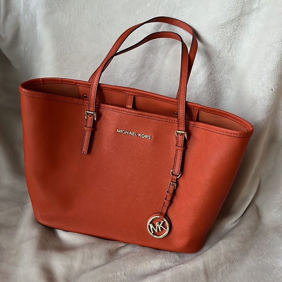 Michael Kors Purse | GREAT used condition - Picture 1 of 10